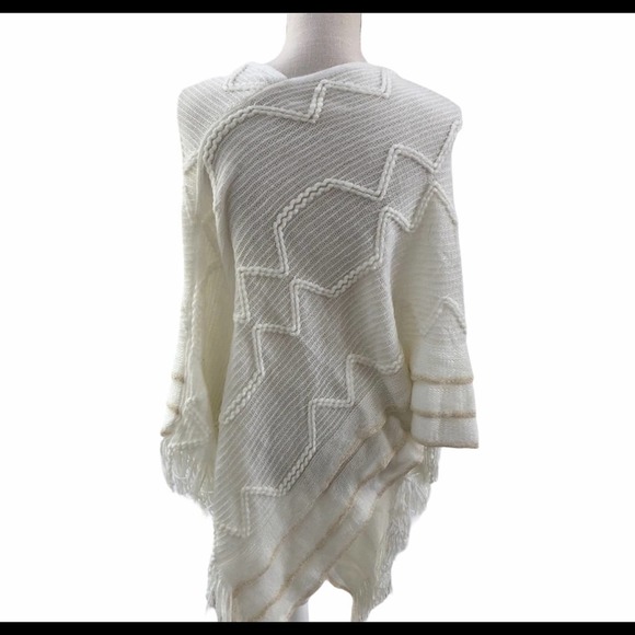 Cream color soft poncho - Picture 8 of 10